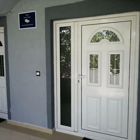 Ljupco Apartamento *
